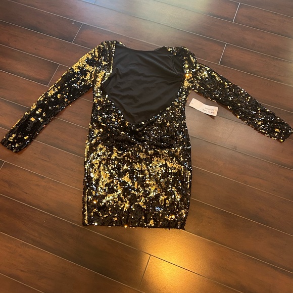 New Leiluna Collection Dress - Picture 4 of 4